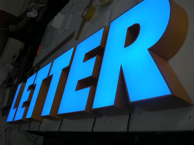 Frontlit LED channel letters